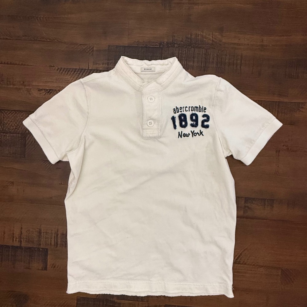 VTG Y2K Abercrombie Kids Boys XL Ivory Muscle Henley Shirt New York 1892 sz XL